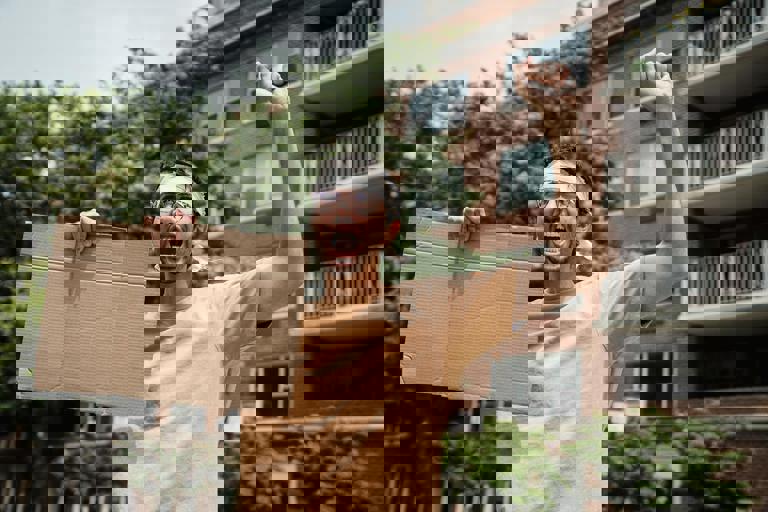 Vecinos exigen límites a las viviendas de alquiler turístico en barrios céntricos